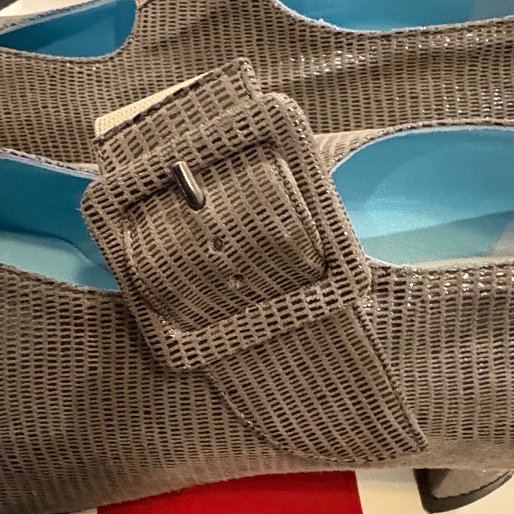 Thierry Rabotin Textured Gray Heels - Picture 4 of 16